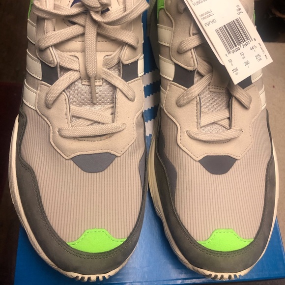 Adidas shoes - Picture 2 of 4